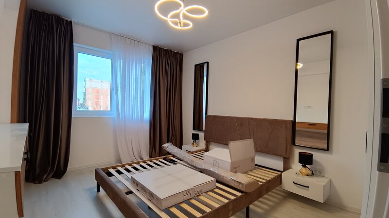 Studio spatios se vinde si in rate la dezvoltator.